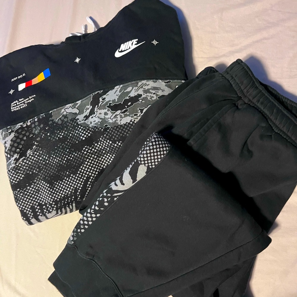 Nike set  pants and hoodie